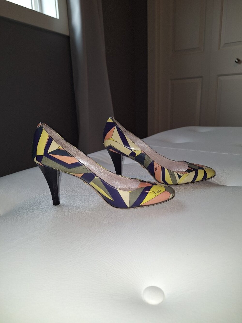 Emilio Pucci colorblock heels, navy blue heel